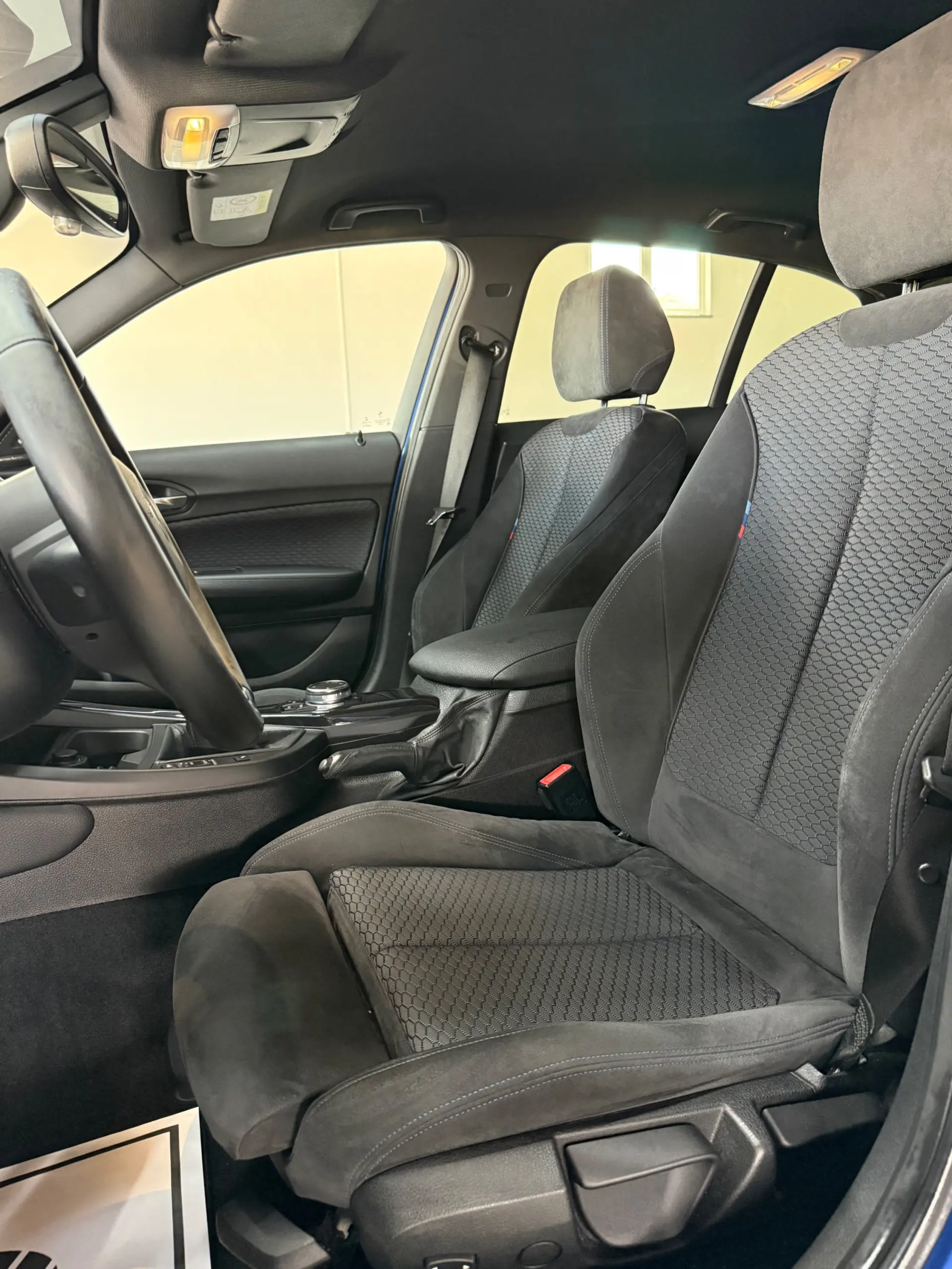 BMW 118 d Pack M 11