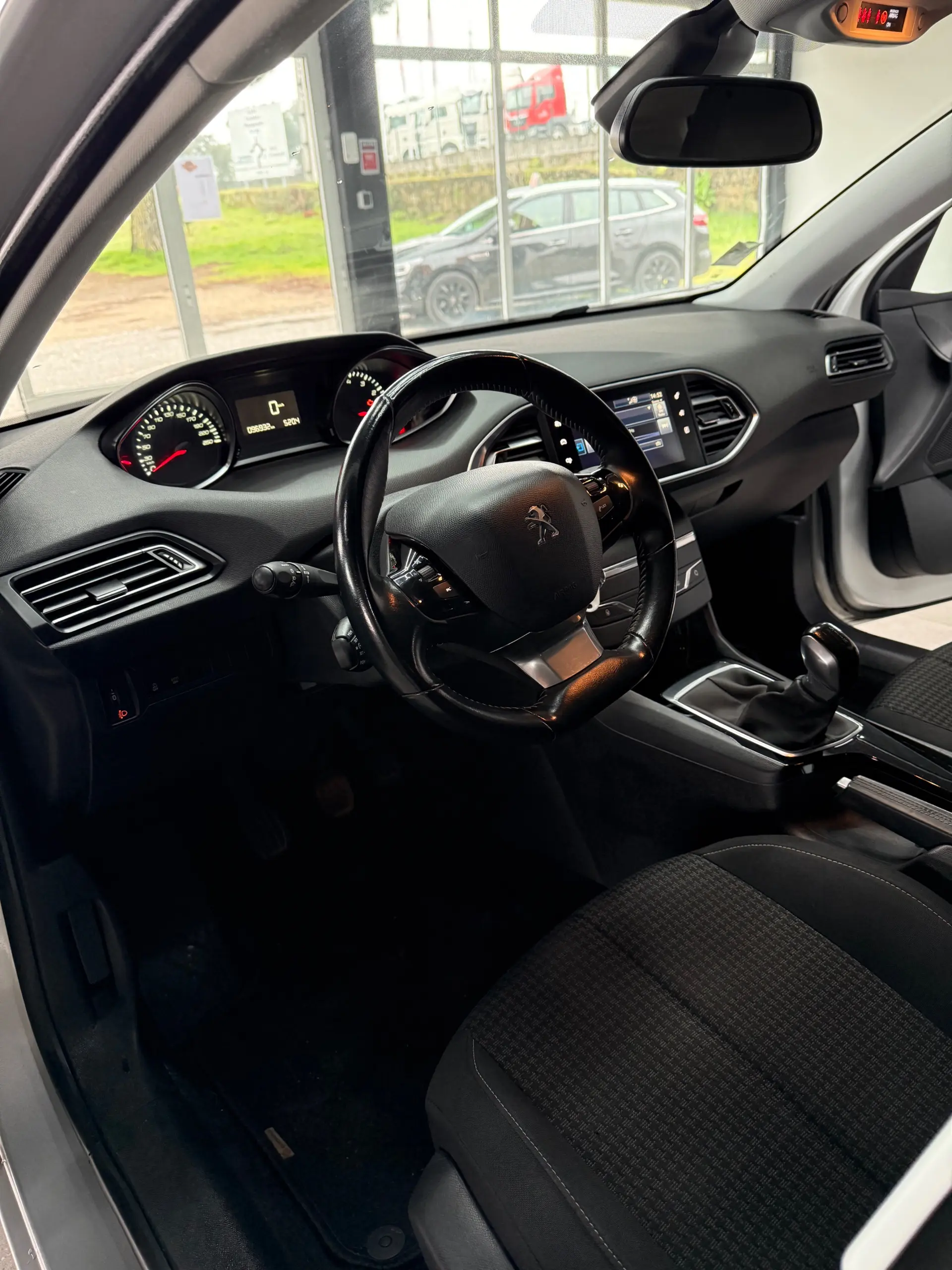 Peugeot 308 1.2 PureTech Style 9