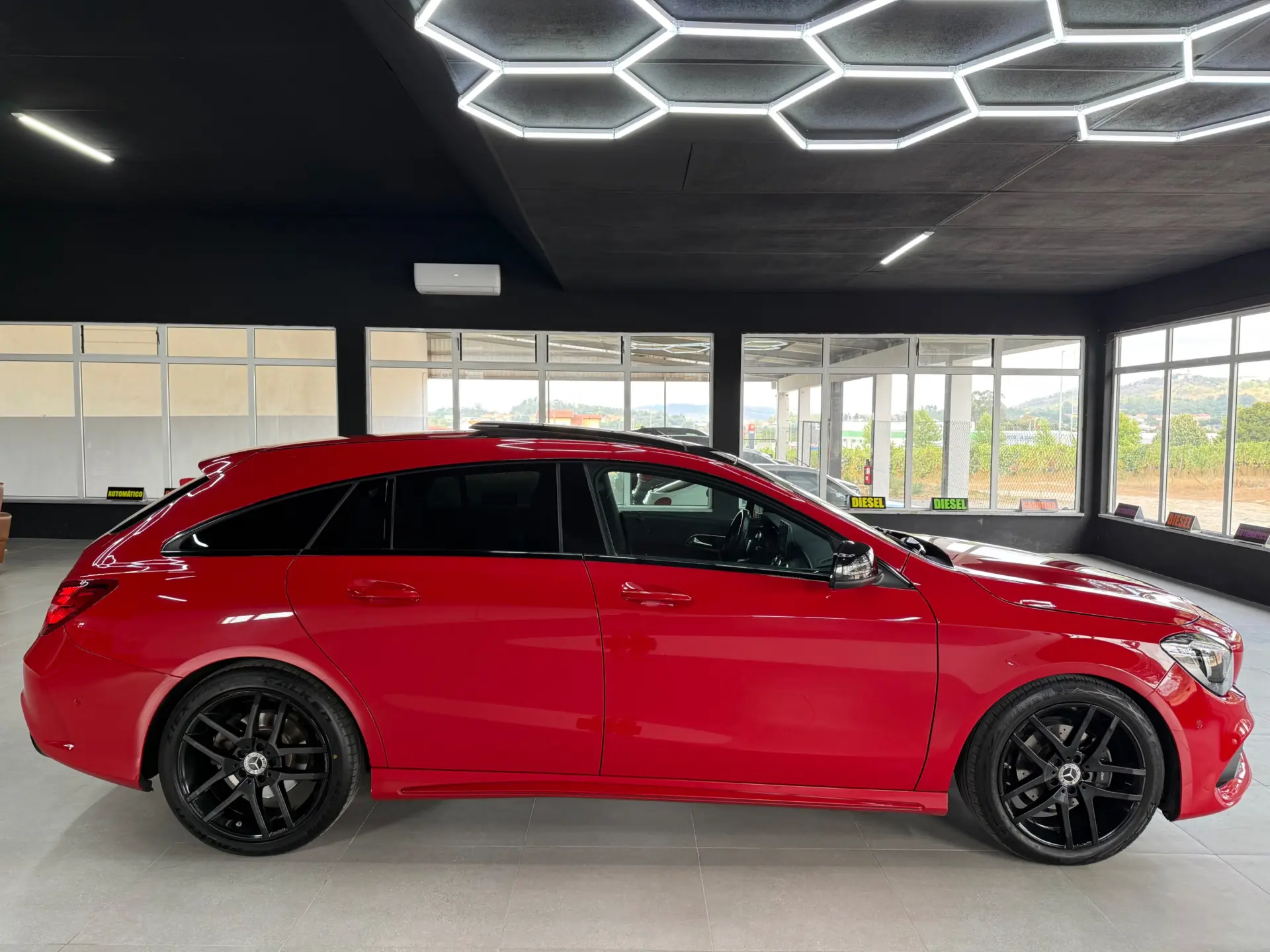Mercedes-Benz CLA 180 7G-DCT AMG Line 2