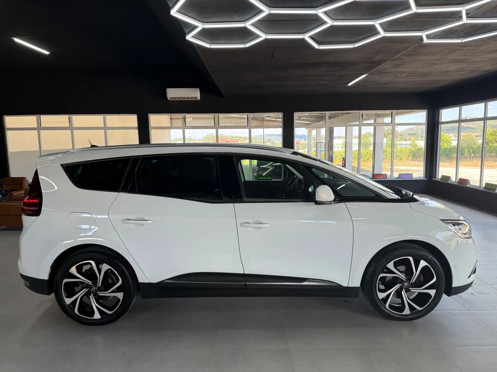 Renault Grand Scénic dCi 110 EDC Bose Edition 3