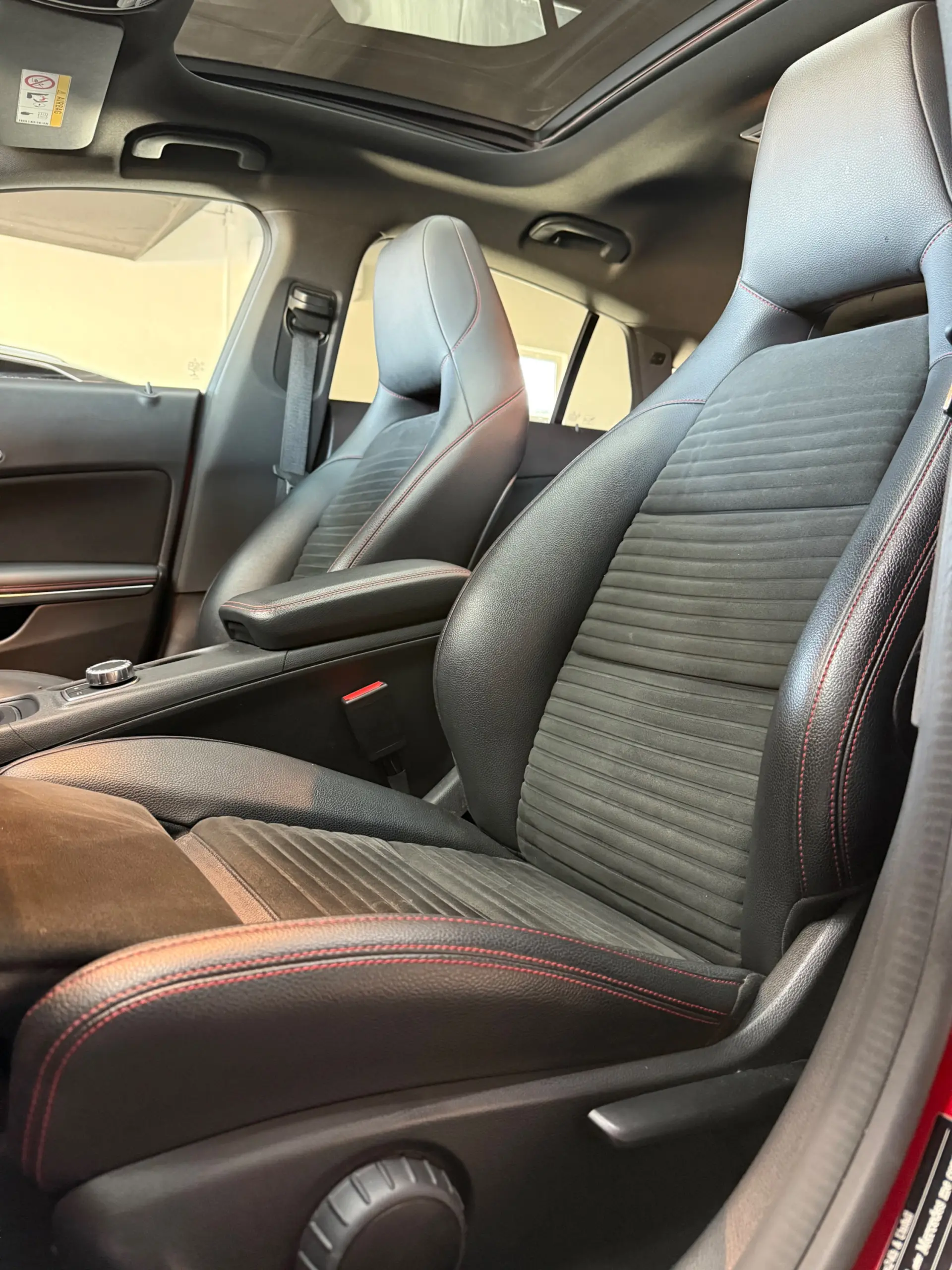 Mercedes-Benz CLA 180 7G-DCT AMG Line 14