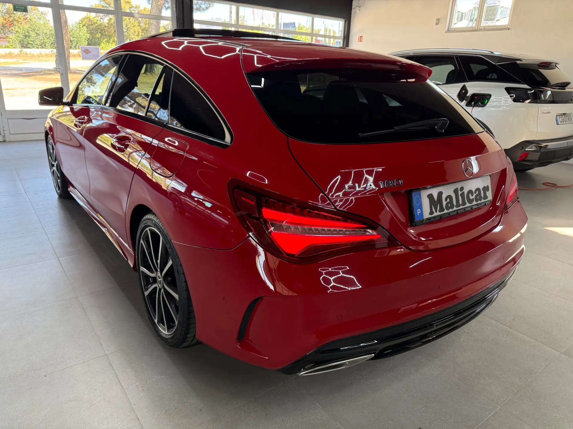 Mercedes-Benz CLA 180 7G-DCT AMG Line 7