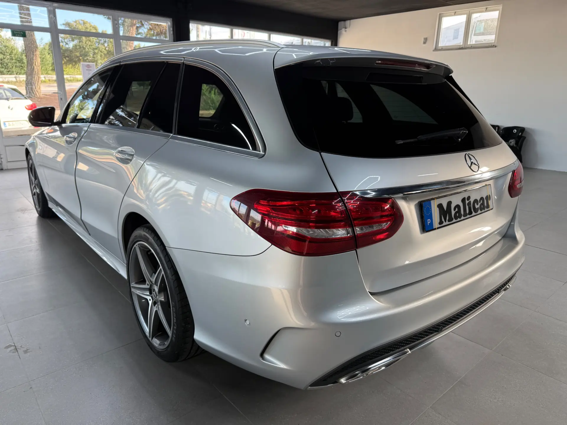 Mercedes-Benz C 250 (BlueTEC) d 4Matic Station 7G-TRONIC AMG Line 5