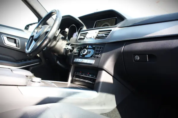 Mercedes-Benz E 200 CDi Elegance BE Auto.139g 21