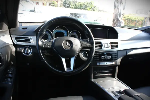 Mercedes-Benz E 200 CDi Elegance BE Auto.139g 9