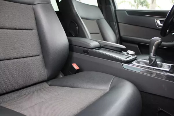 Mercedes-Benz E 200 14