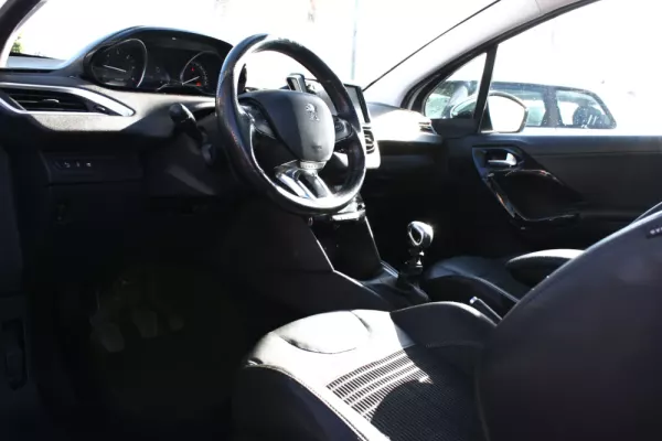 Peugeot 208 14