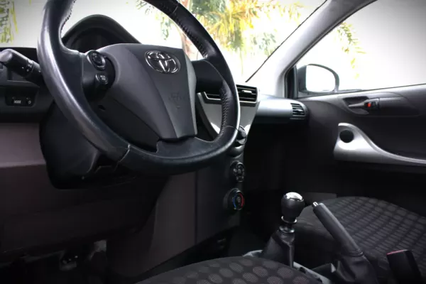Toyota iQ 8