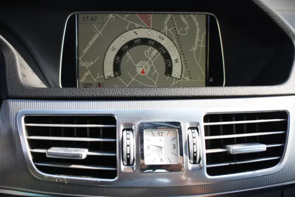 Mercedes-Benz E 200 CDi Elegance BE Auto.139g 14