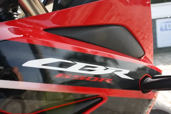 Honda CBR CBR650R 16