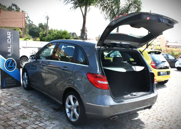 Mercedes-Benz B 180 CDI (BlueEFFICIENCY) 7G-DCT 7