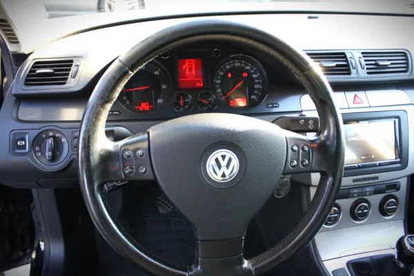 Volkswagen Passat Variant 2.0 TDi Highline 19