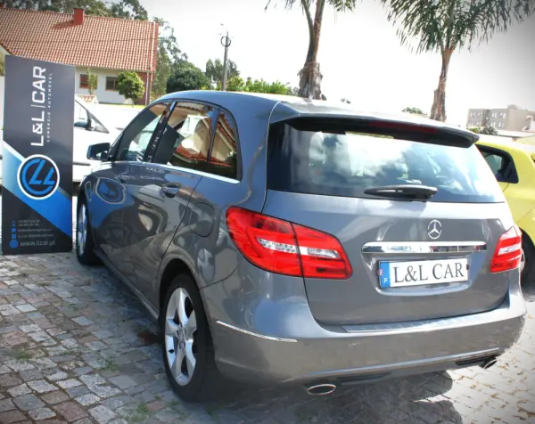 Mercedes-Benz B 180 CDI (BlueEFFICIENCY) 7G-DCT 8