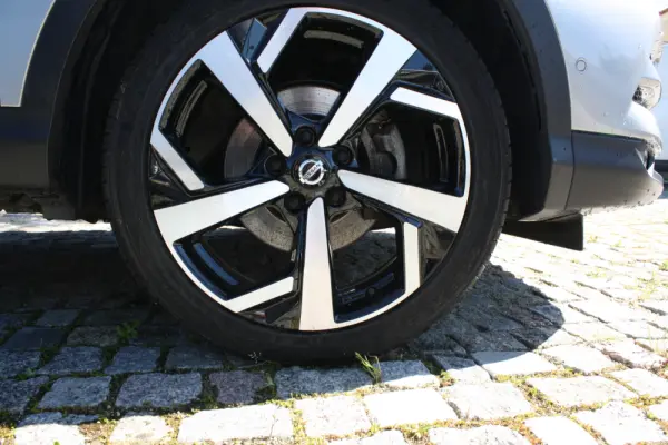 Nissan Qashqai 1.6 dCi Tekna Premium Pele S P.Preta Xtronic 23