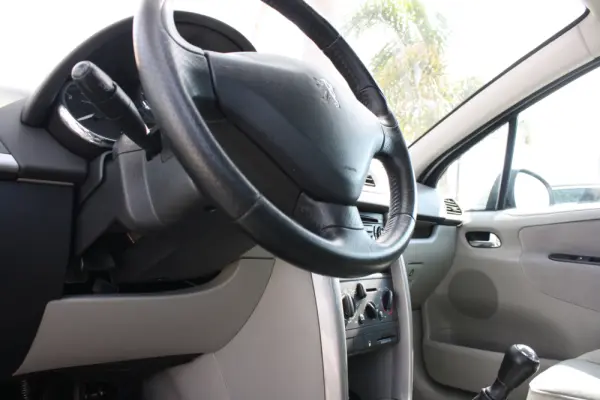 Peugeot 207 1.4 16V Trendy 11