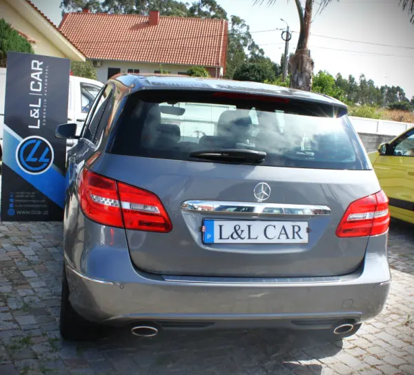 Mercedes-Benz B 180 CDI (BlueEFFICIENCY) 7G-DCT 9