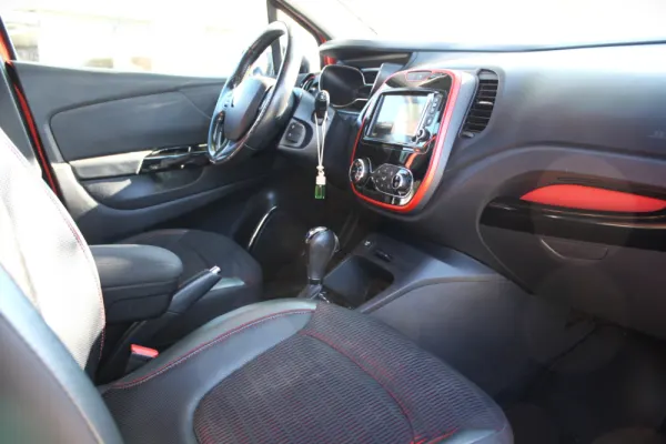 Renault Captur 1.5 dCi Helly Hansen EDC 17