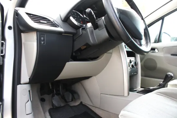 Peugeot 207 1.4 16V Trendy 10