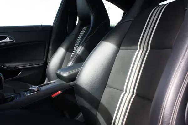 Mercedes-Benz CLA 180 d Progressive 10