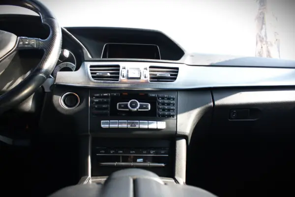 Mercedes-Benz E 200 CDi Elegance BE Auto.139g 10