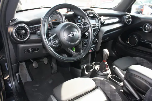 MINI 3 Portas Cooper S 13
