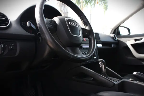 Audi A3 Sportback 2.0 TDi Attraction S tronic 5