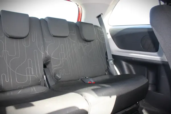 Toyota Yaris 1.0 VVT-i Comfort+AC 11