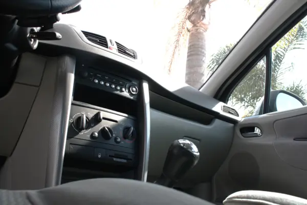 Peugeot 207 1.4 16V Trendy 17