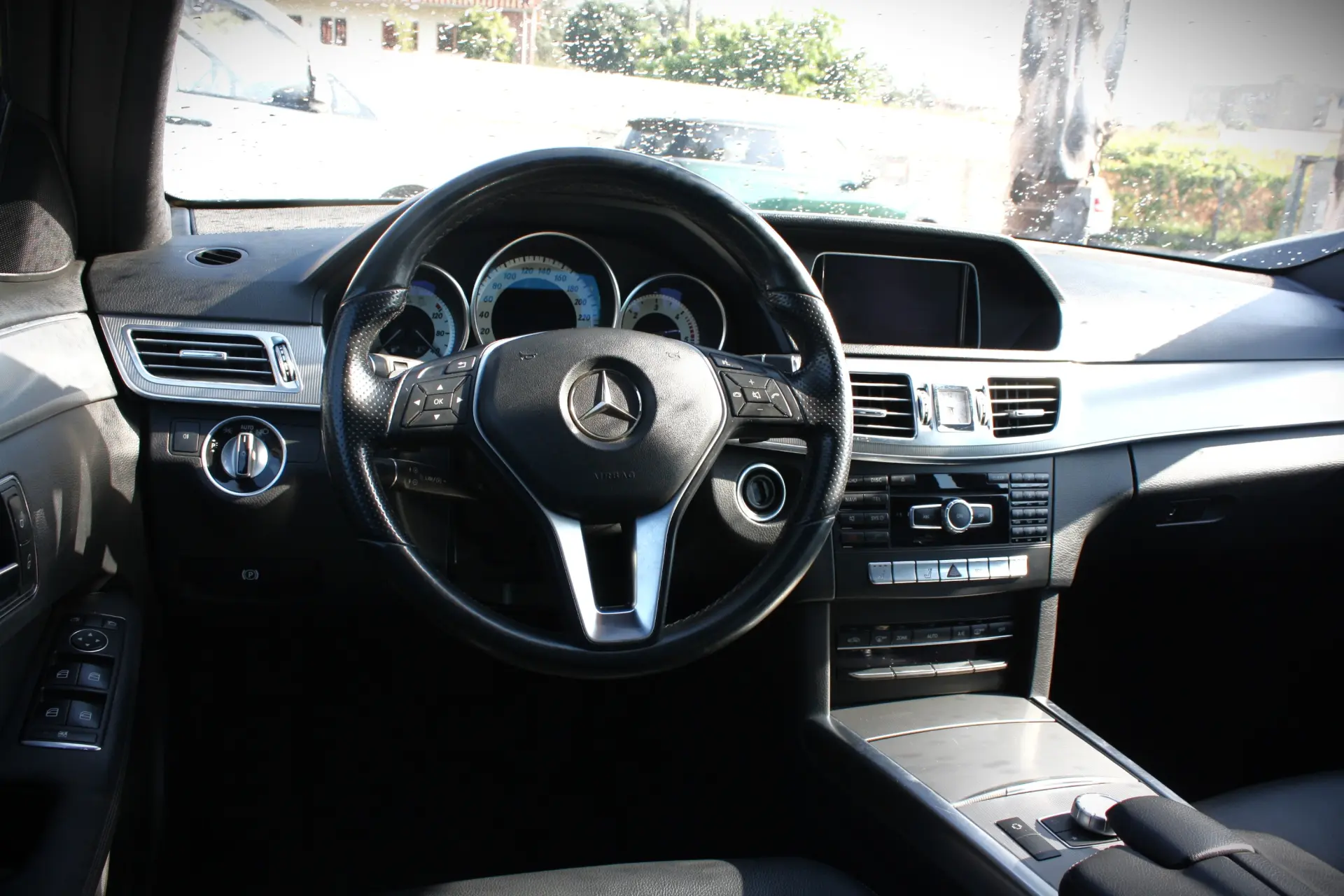 Mercedes-Benz E 200 CDi Elegance BE Auto.139g 9