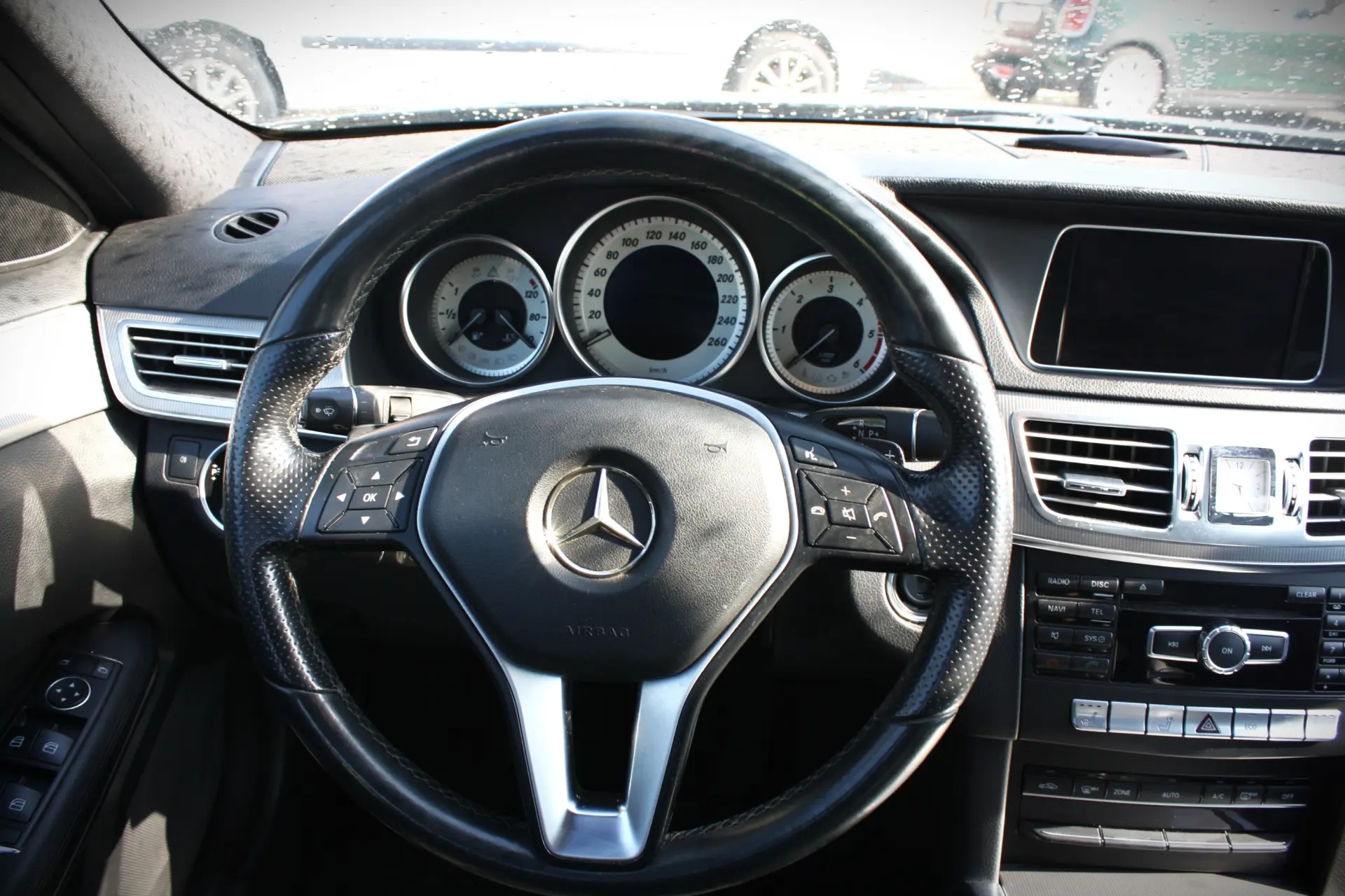 Mercedes-Benz E 200 CDi Elegance BE Auto.139g 11