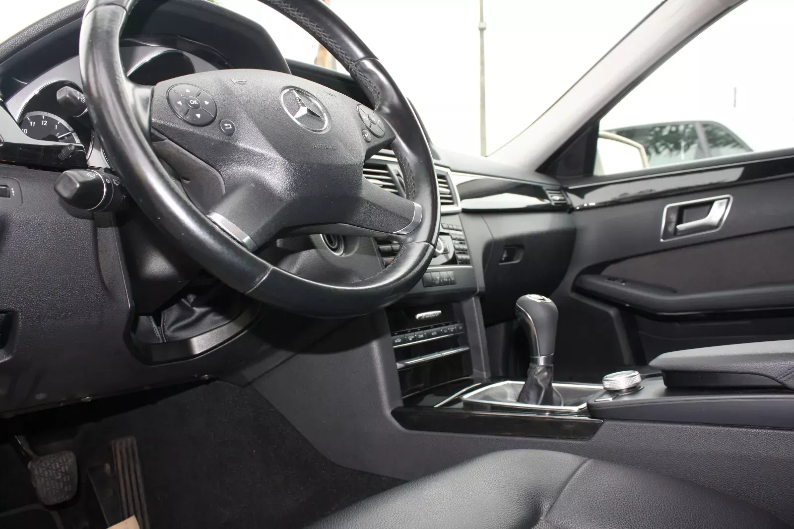 Mercedes-Benz E 200 9