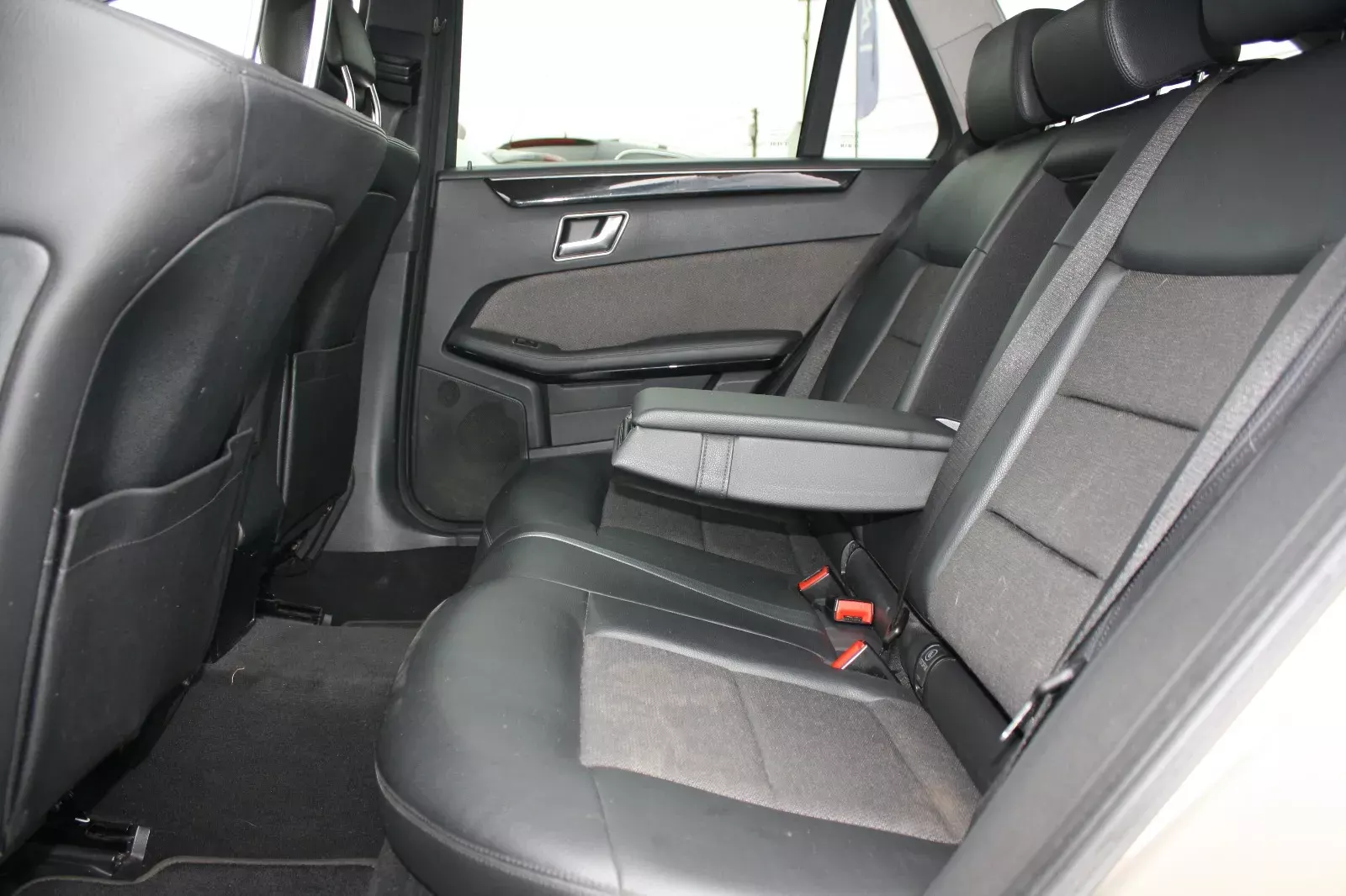 Mercedes-Benz E 200 12