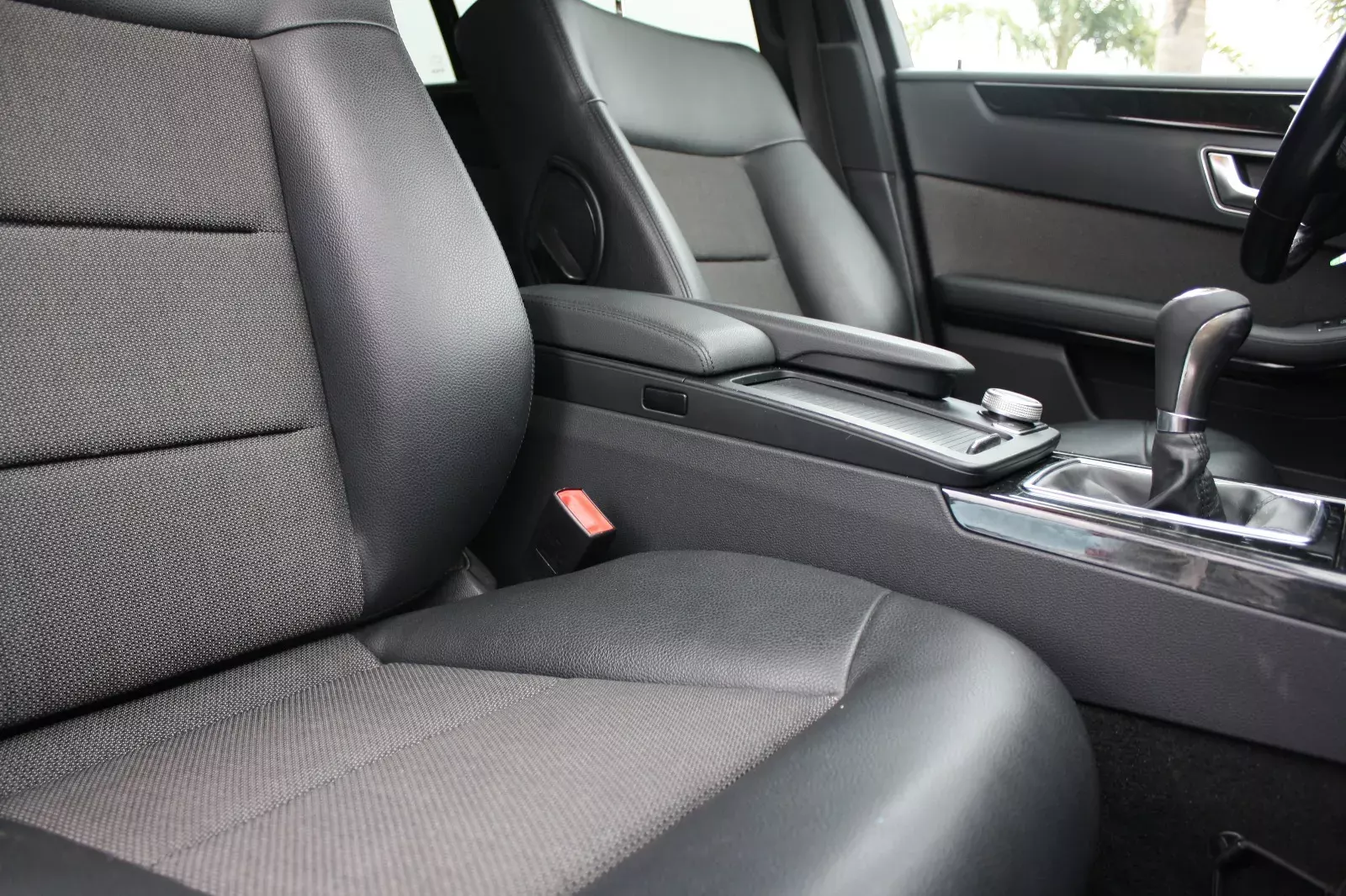 Mercedes-Benz E 200 14