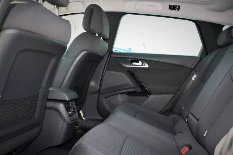 Peugeot 508 SW 11