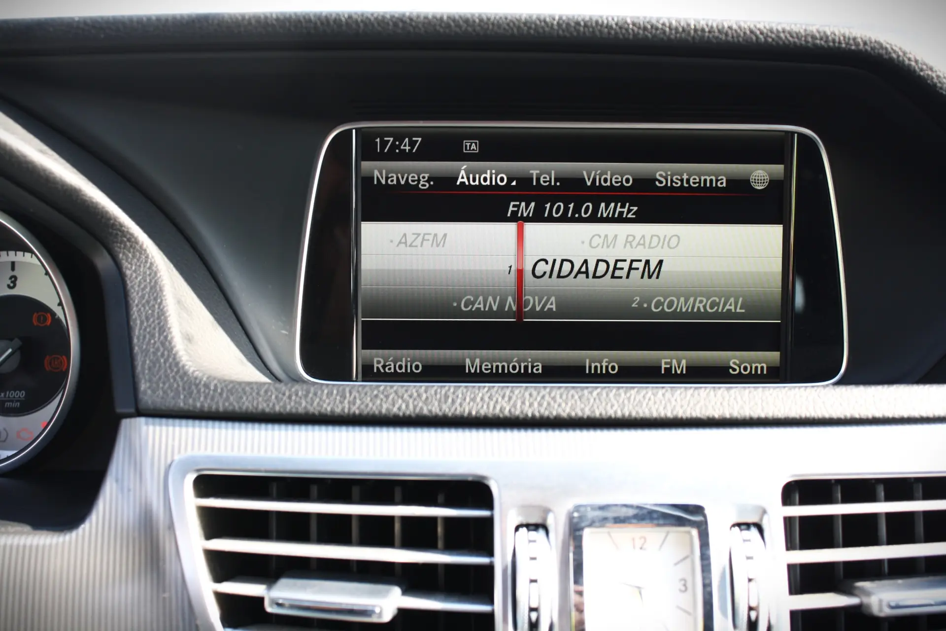 Mercedes-Benz E 200 CDi Elegance BE Auto.139g 12