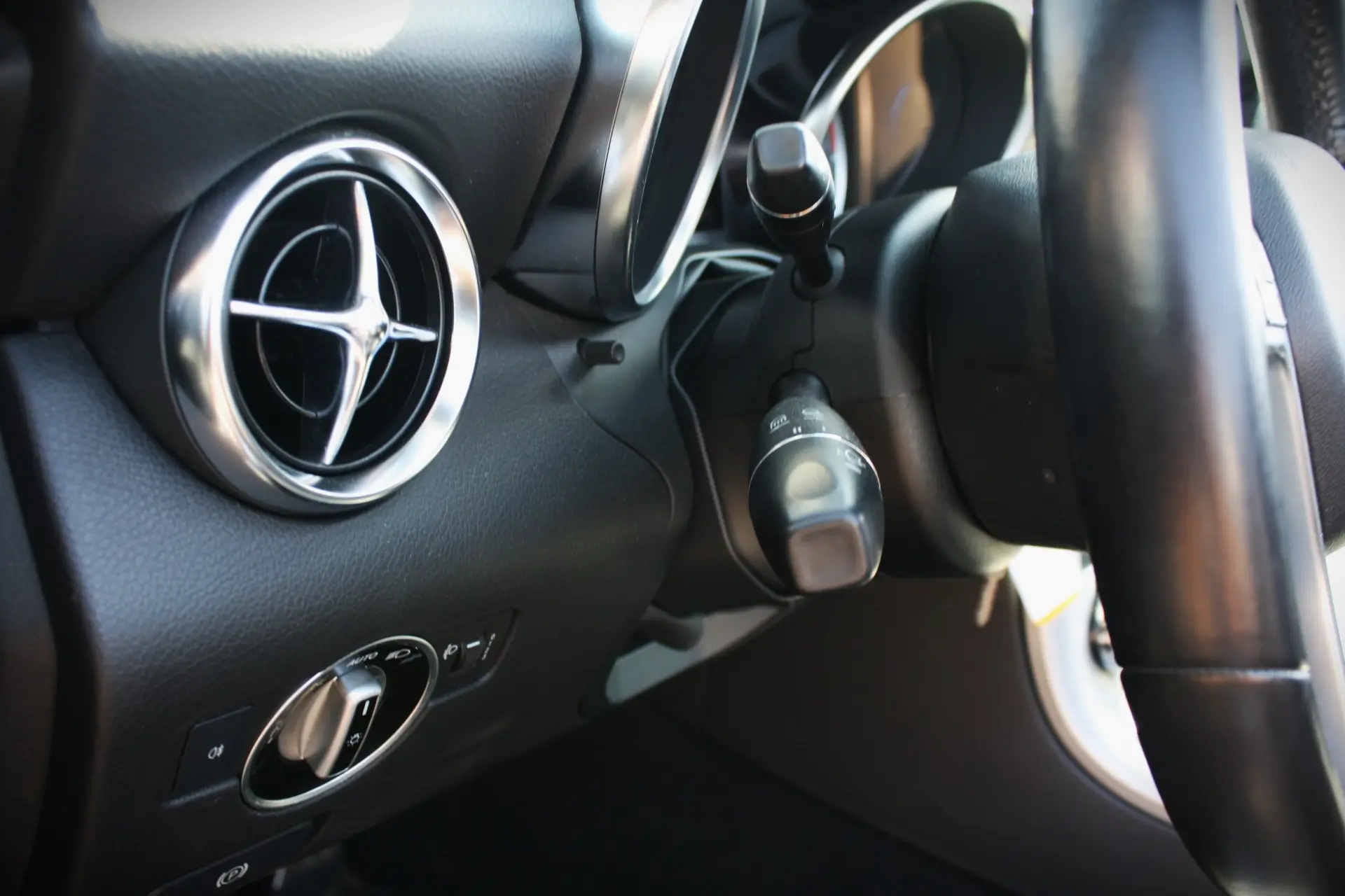Mercedes-Benz SLK 200 (BlueEFFICIENCY) 7G-TRONIC 18