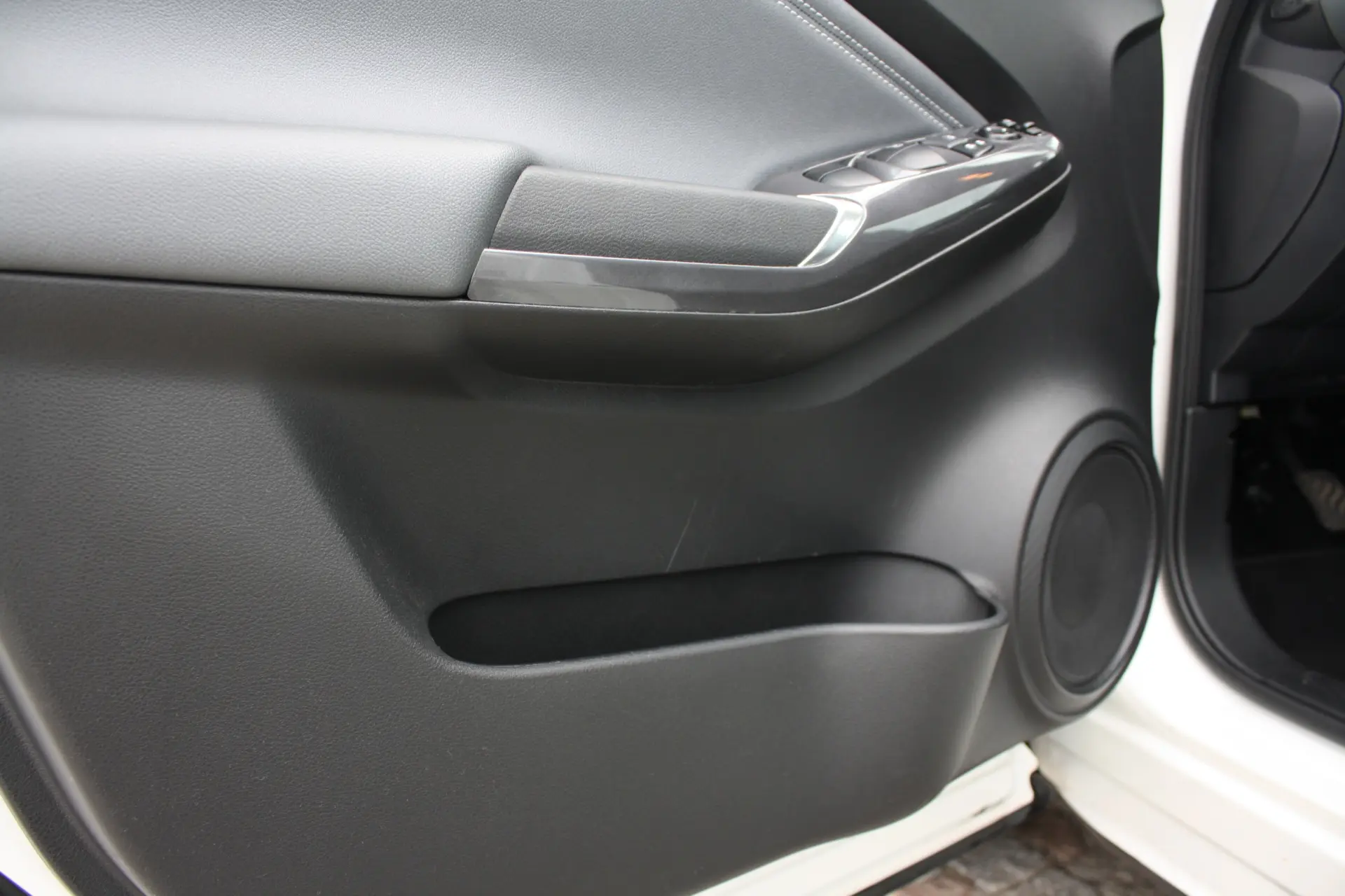 Nissan Juke 1.0 DIG-T N-Connecta NAV. 8