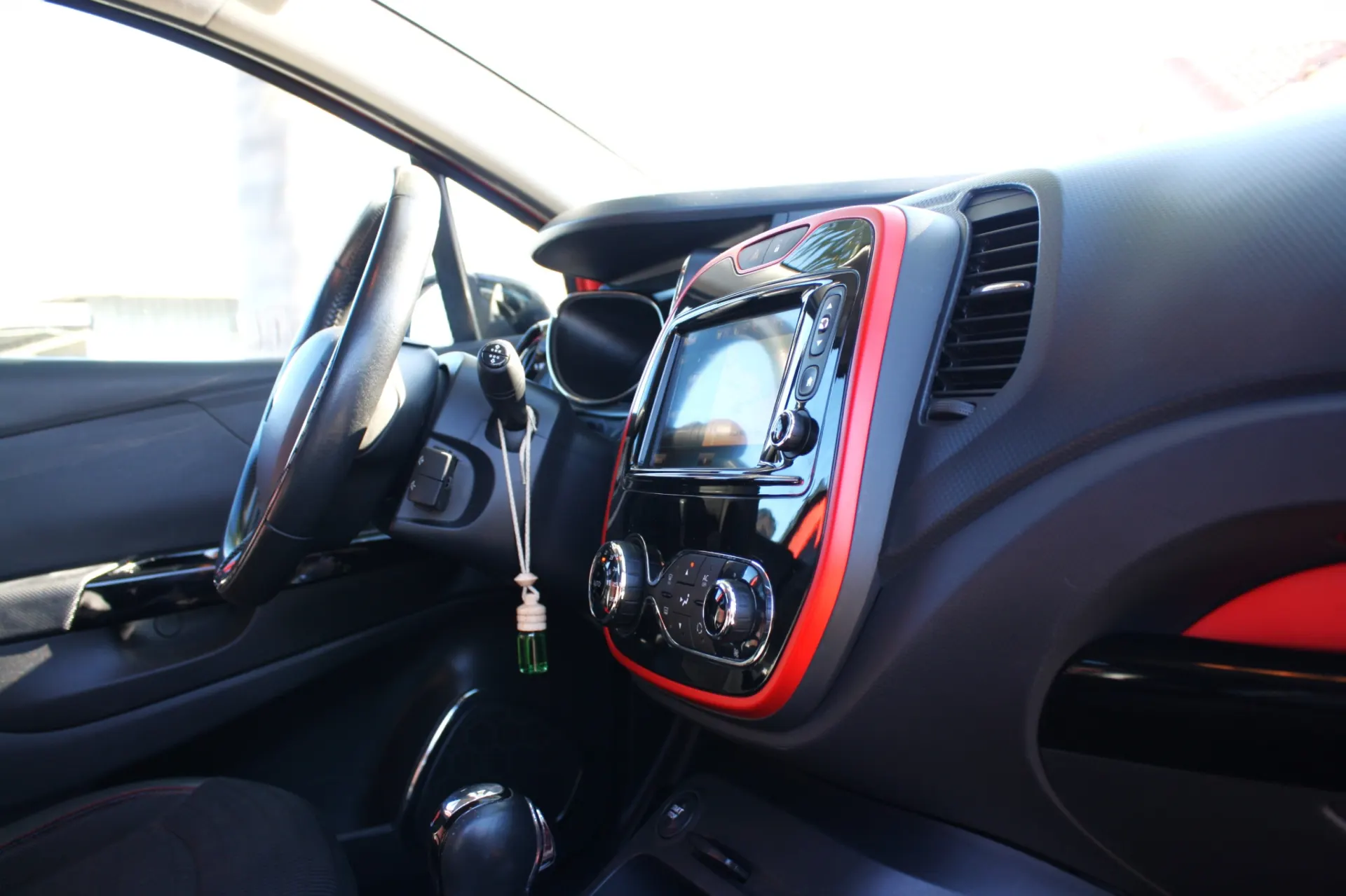 Renault Captur 1.5 dCi Helly Hansen EDC 21