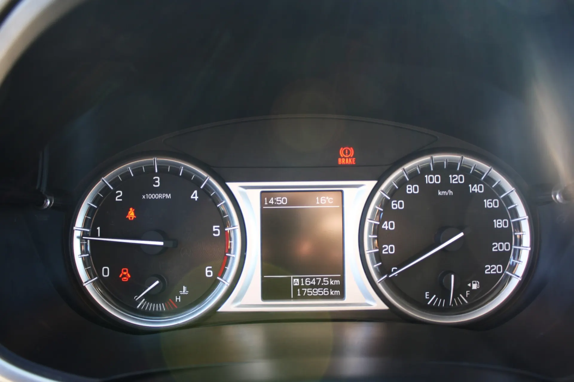 Suzuki Vitara 1.6 DDiS Special Edition 4WD 18