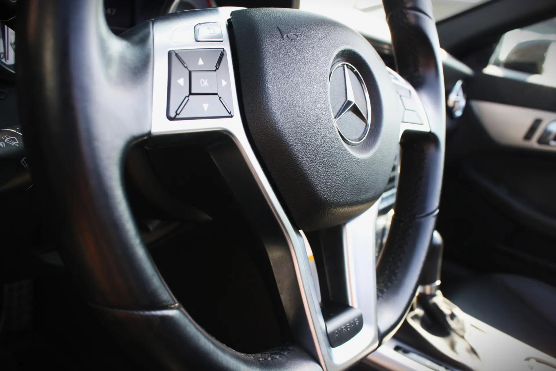 Mercedes-Benz SLK 200 (BlueEFFICIENCY) 7G-TRONIC 23