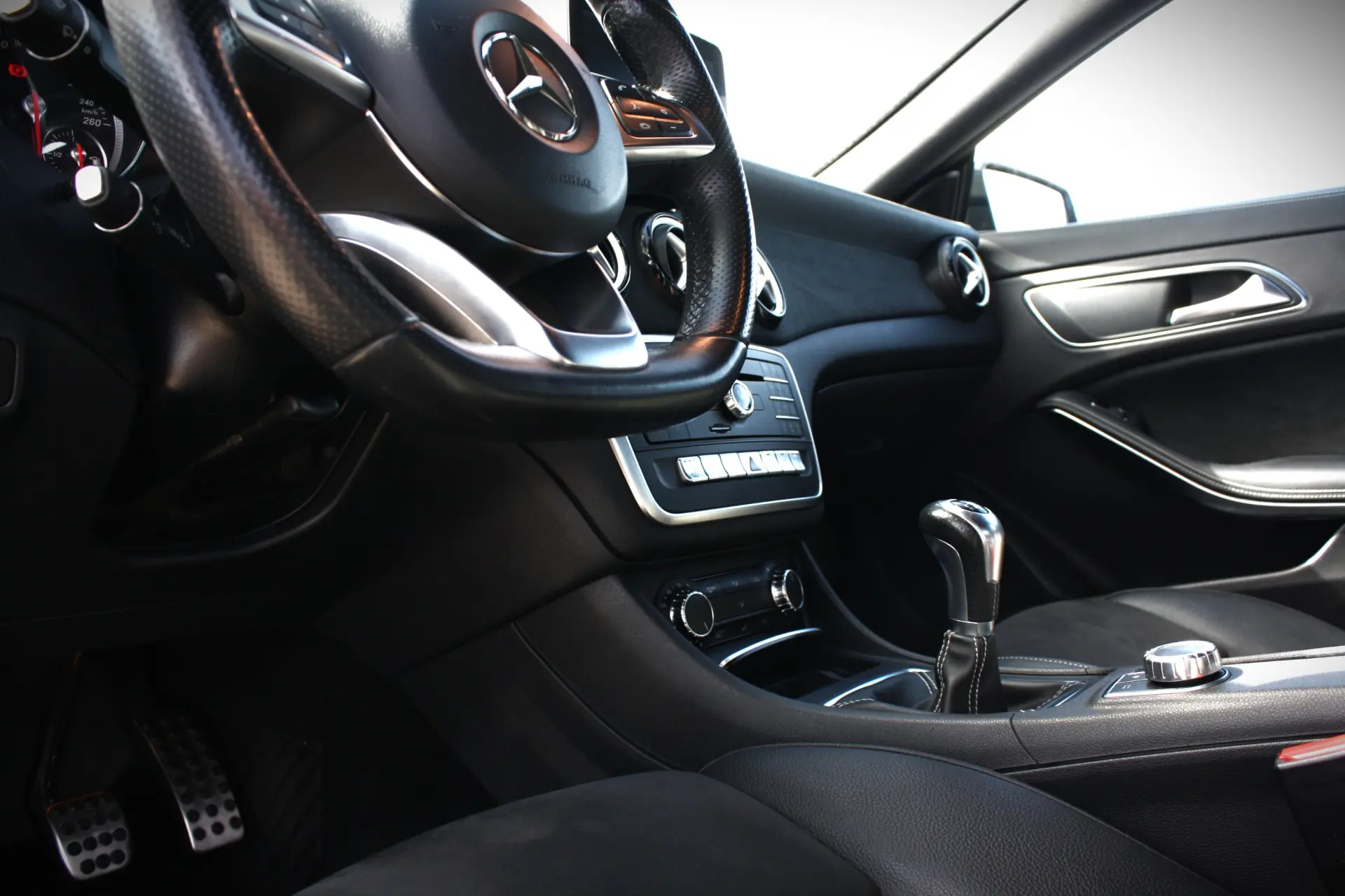 Mercedes-Benz CLA 180 d Progressive 9