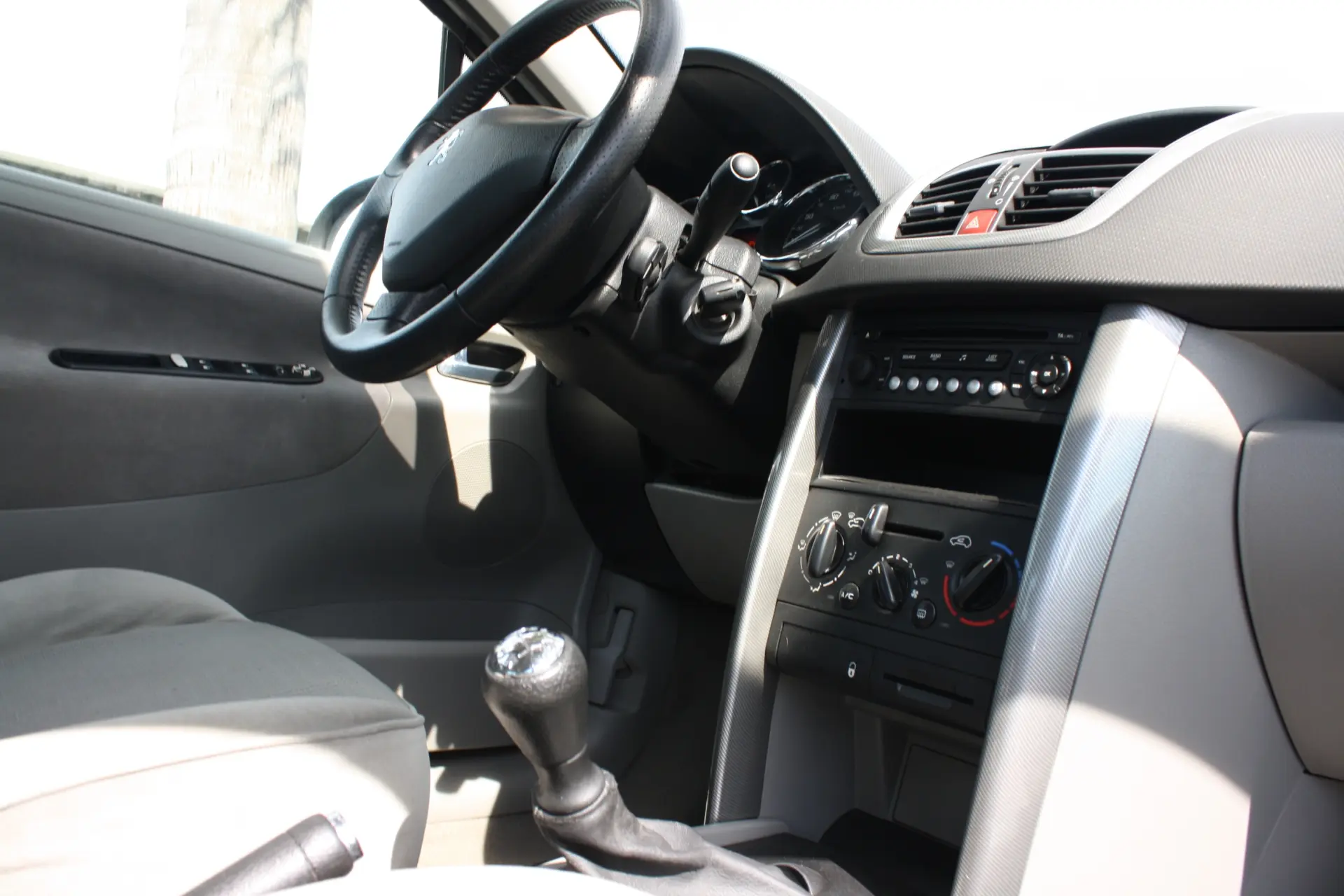 Peugeot 207 1.4 16V Trendy 20