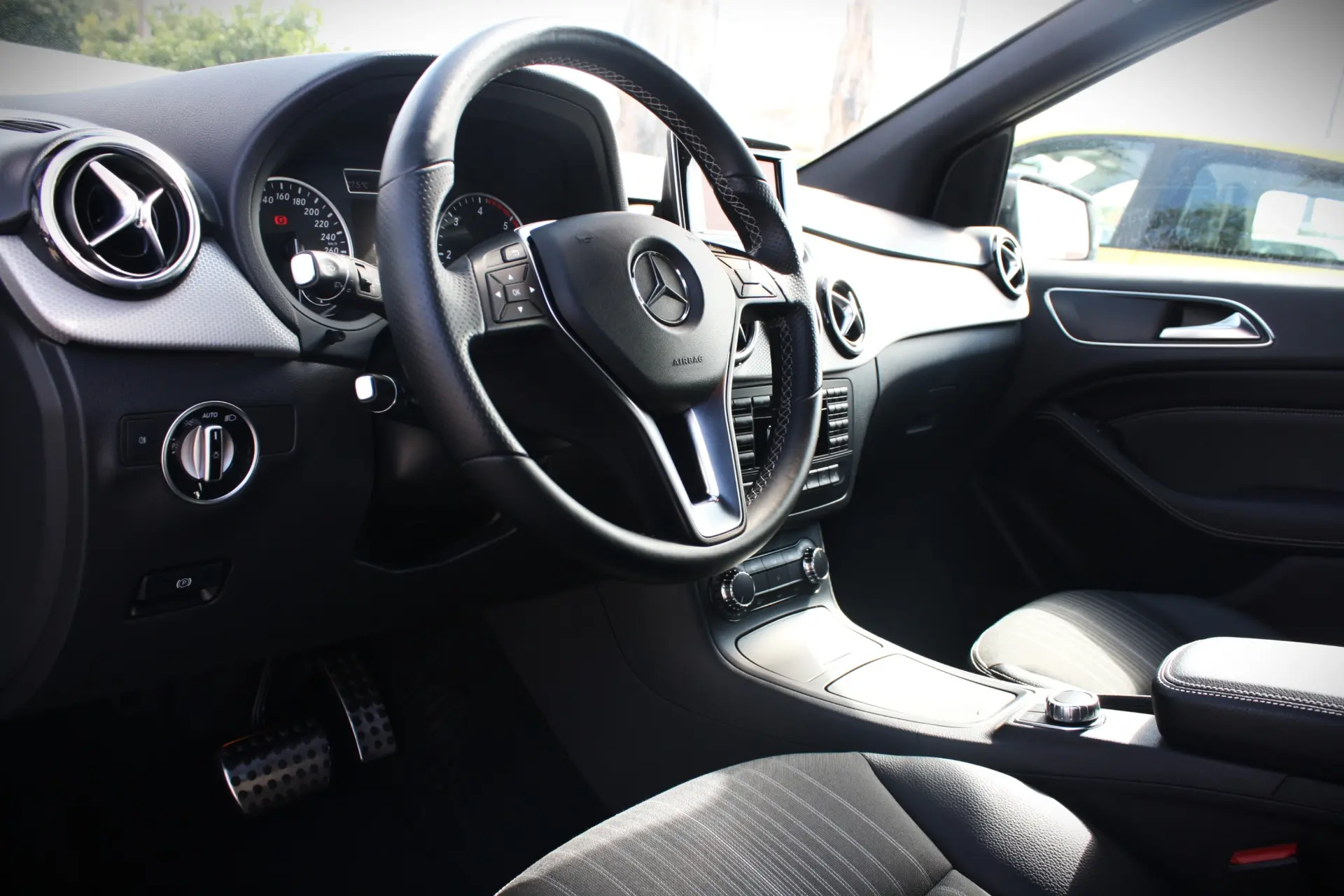 Mercedes-Benz B 180 CDI (BlueEFFICIENCY) 7G-DCT 30