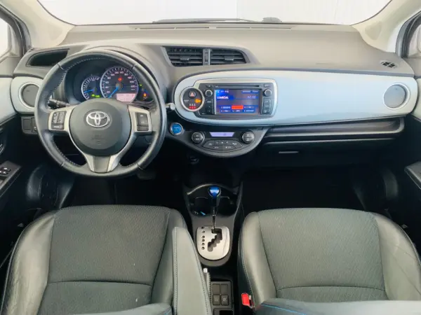 Toyota Yaris Hybrid 30