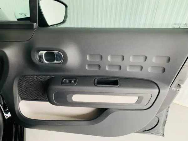 Citroën C3 1.2 PureTech Shine 33