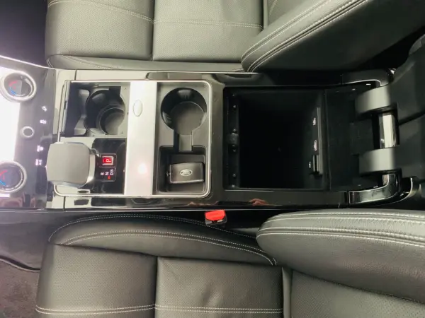 Land Rover Range Rover Velar 2.0 P400e AWD S 33