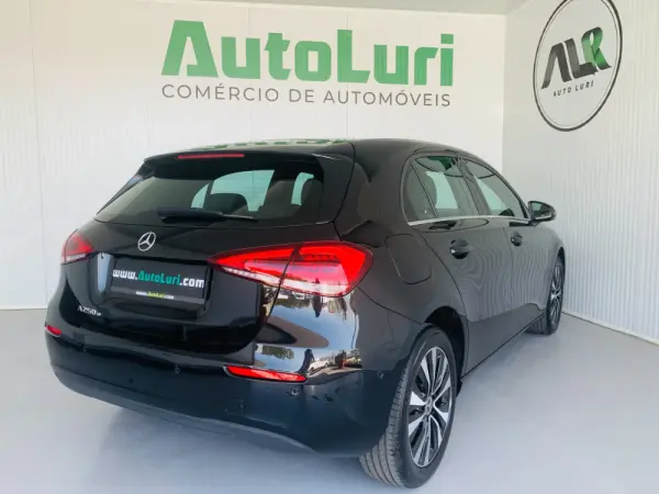 Mercedes-Benz CLA 250 e Progressive 4