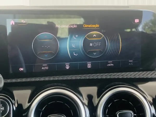 Mercedes-Benz CLA 250 e Progressive 26