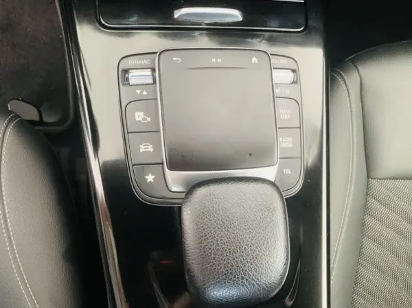 Mercedes-Benz CLA 250 e Progressive 28