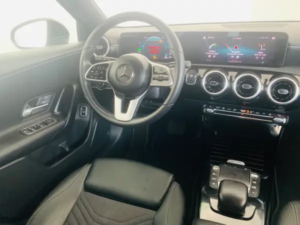 Mercedes-Benz CLA 250 e Progressive 33